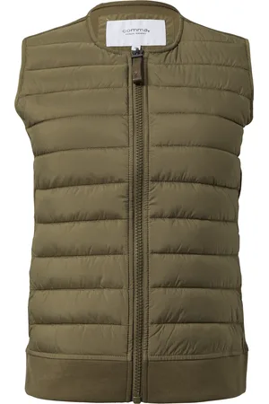 Comma, Vest