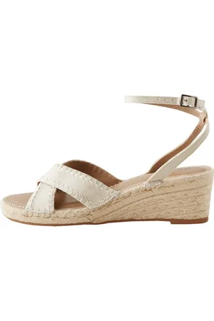 Next Sandaler med rem 