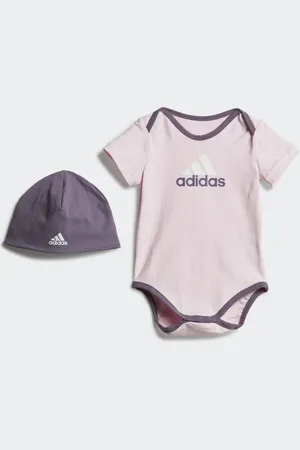 adidas Essentials Big Logo Bodysuit and Beanie Kids gavesæt