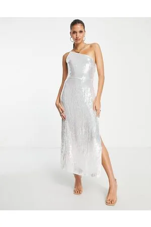 Pretty Lavish Sølvfarvet maxikjole med oneshoulder og udsmykninger samt slidslangs låret