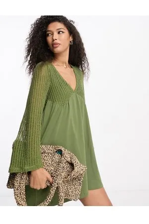 ASOS Hæklet minikjole med lange ærmer og V-hals i kakigrøn