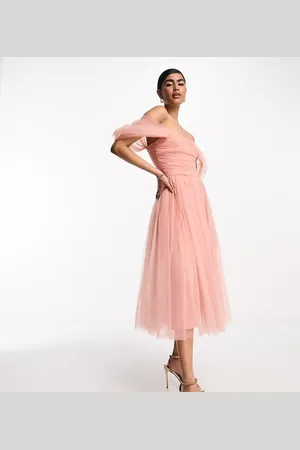 Lace & Beads Brudepiger - Midikjole med offshoulder-snit i rosa-Lyserød