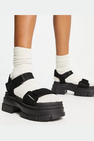 UGG Ashton Ankle - Sorte sandaler i læder