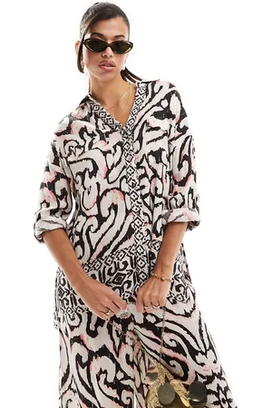 River Island Cremehvid strandskjorte med print - Del af sæt
