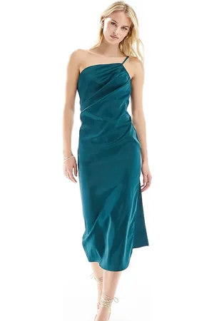 In The Style Oneshoulder-midikjole med stropper i satin
