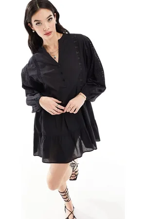 Iisla & Bird Strand-minikjole med volumen og broderier