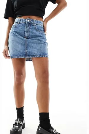 ASOS ASOS DESIGN Petite - Højtaljet mininederdel i mellemvasket blå denim