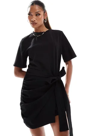 In The Style T-shirt-minikjole med slå-om-snit og bindebånd i siden - Kun hos ASOS