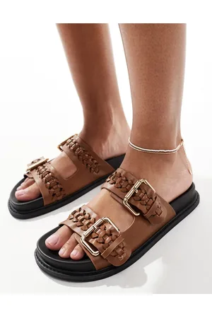 New Look Flade sandaler med dobbelte spænder i gyldenbrun