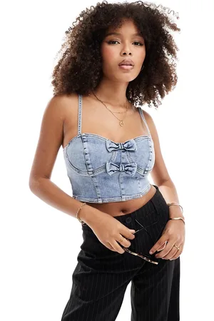 Miss Selfridge Afbleget blå cami-top i denim med sløjfedetaljer