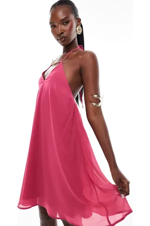 In The Style X Perrie Sian - Pink mini-swingkjole med halterneck og søstjernedetalje - Kun hos ASOS