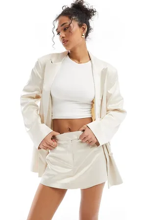 Miss Selfridge Skræddersyet mini-skort i neutralfarvet satin - Del af sæt