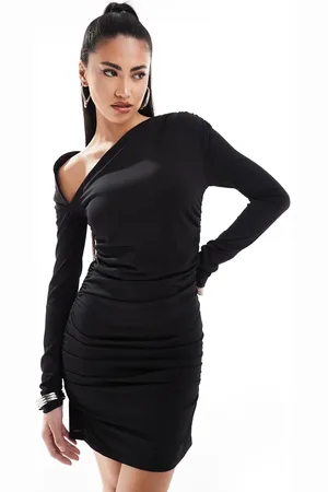 Simmi London SIMMI - Tætsiddende langærmet bodycon-minikjole med asymmetrisk hals i