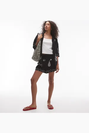 Topshop Broderede pull-on-shorts i - Del af sæt
