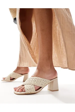 New Look Sandaler i hæklet materiale i offwhite med stropper på kryds og mellemhøj hæl