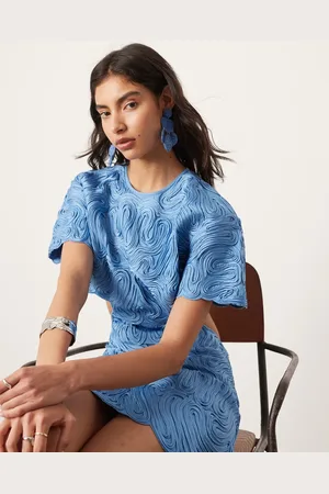 ASOS Og broderet minikjole med cornelli-udskæring i satin