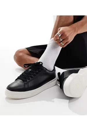 Pull&Bear Sorte og hvide sneakers med kontrastsål