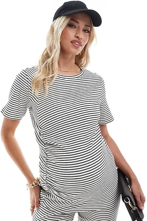Mama;licious Mamalicious Maternity - Ribstrikket og kortærmet top med rynket front - Del af sæt-Hvid