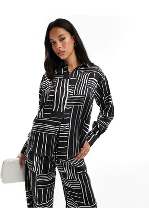 Style Cheat Oversized satinskjorte med monokromt print - Del af sæt