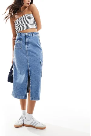 Tommy Hilfiger Claire - Midi-denimnederdel med utility-detaljer i mellemvask-Blå
