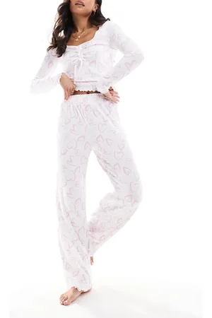 Boux Avenue Cremehvidt pyjamassæt med hjerteprint