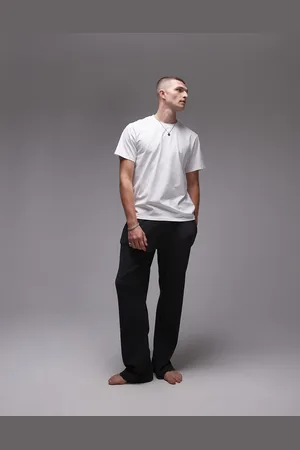 Topman Multipakke med ensfarvet T-shirt i hvid og lounge-joggingbukser med lige ben og vaffeltekstur
