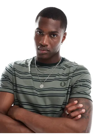 Fred Perry Stribet T-shirt i og sort