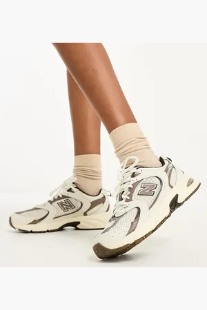New Balance 530 - Sneakers i råhvid og beige