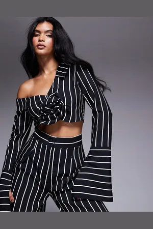 ASOS Og hvid stribet offshoulder-skjorte med cropped design - Del af sæt