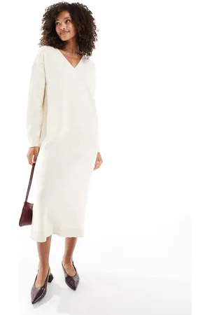 VERO MODA Premium - Cremehvid midikjole med V-hals i strik