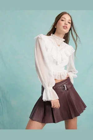 Miss Selfridge Bordeauxrød kilt-mininederdel i imiteret læder med spænder