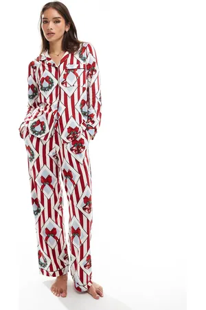 Chelsea Peers Jul - pyjamassæt i polyester med langærmet skjorte med reverskrave og bukser med vintage-juleprint