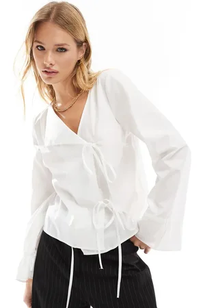 ASOS Bluse med asymmetrisk stolpe med bindedetaljer i poplin