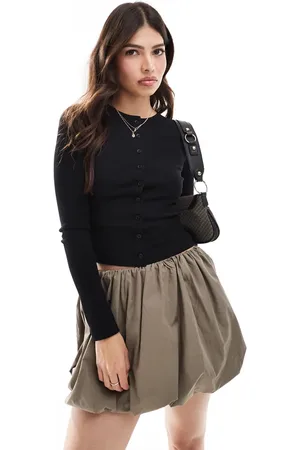 Miss Selfridge Cardigan med rund hals og gennemgående knapper i ribstrik
