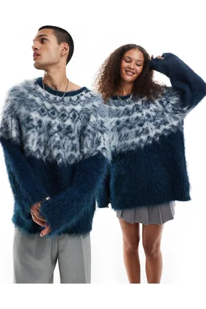 COLLUSION Unisex - Børstet og oversized striktrøje med blåt fairisle-mønster