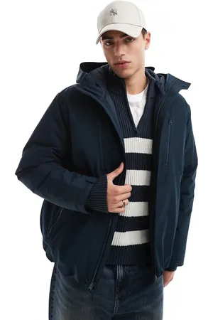 Hollister Jakke med isolering og lynlåsdetalje