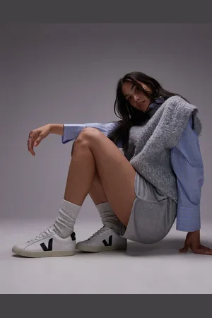 Veja Esplar - Sorte og hvide sneakers med logo i læder