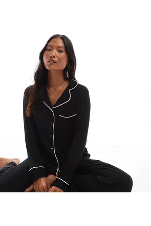 ASOS ASOS DESIGN Petite - og superblødt pyjamassæt med langærmet skjorte og bukser med kontrastkanter