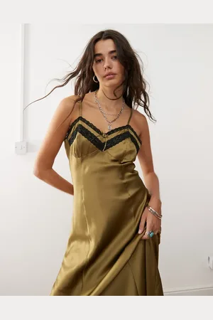 Reclaimed Olivengrøn slip-kjole med cami-stropper og blondedetaljer-Brun