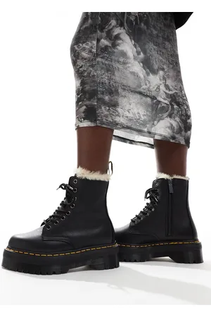 Dr. Martens Jadon - Sorte støvler med pelsfor og 8 snørehuller