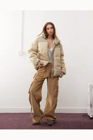 Noisy May Beige højhalset polstret jakke i plys-Hvid