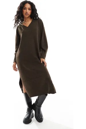 VERO MODA Chokoladebrun oversized midikjole med V-hals i strik