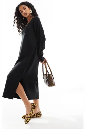 VERO MODA Strikket midikjole med V-hals og oversized pasform