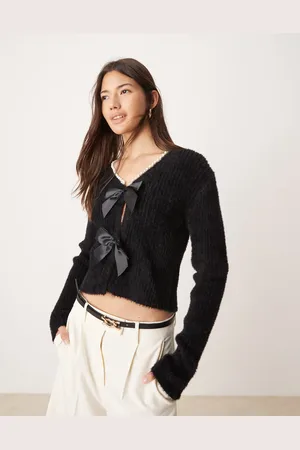 Miss Selfridge Cardigan med sløjfedetaljer og imiterede perler i vamset strik