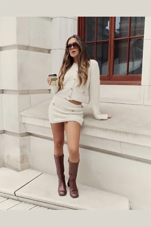 The Frolic X Bella Stovey - Strikket og cremehvid mininederdel med lommedetalje - Del af sæt - Kun hos ASOS