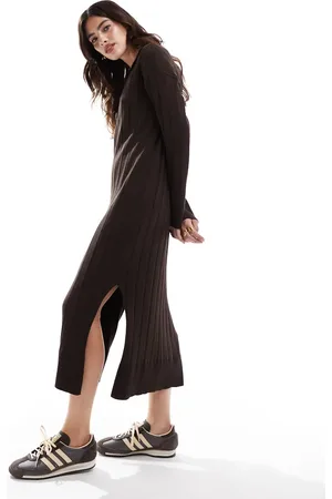 VERO MODA Aware - Chokoladebrun ankellang kjole med V-hals i strik