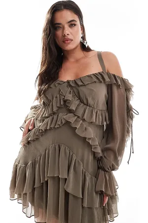 ASOS ASOS DESIGN Curve - Lagdelt offshoulder-minikjole med flæser i gråbrun