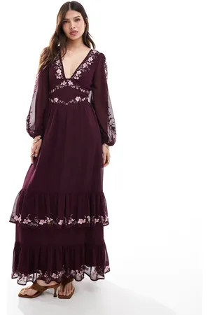 ASOS Lagdelt maxikjole med lange ærmer, dyb, rund hals og udsmykning-Multifarvet