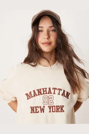 Miss Selfridge Ecrufarvet og oversized sweatshirt med Manhattan-print-Ingen farve