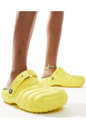 Crocs Klassiske clogs med for og puffet design i neongul